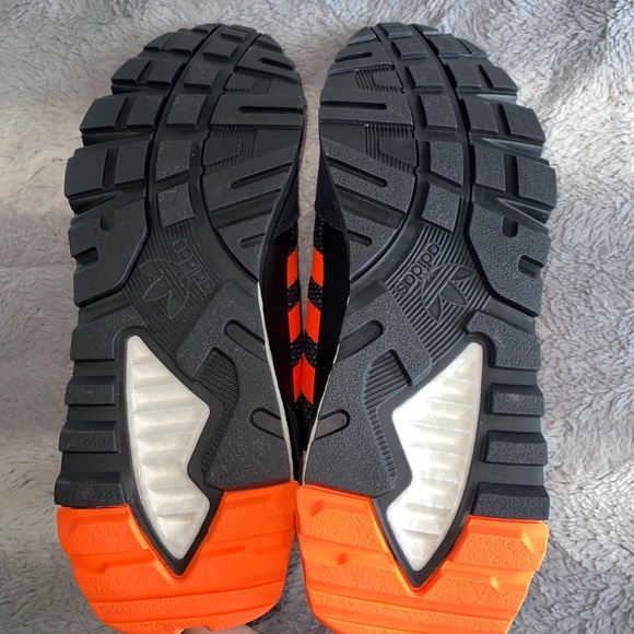 Men’s Adidas Sneakers - Picture 3 of 4